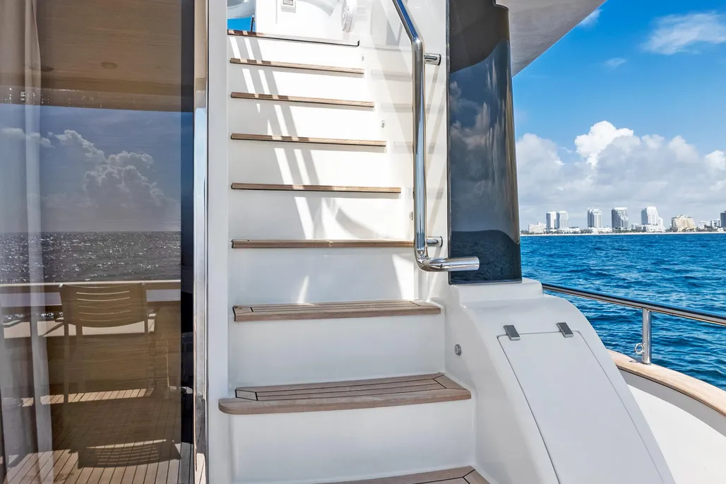 Yacht Photo 49